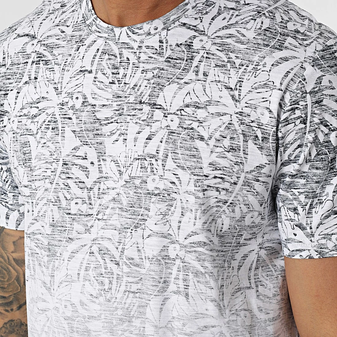 Meilleure vente ⭐ Tee 👕 Shirt Floral 1031628-XX-10 Blanc Bleu Marine de Tom Tailor 👏 – Image 2