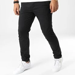 Grosses soldes ⌛ Pantalon Chino Slim 1008253 Noir de Tom Tailor ✨
